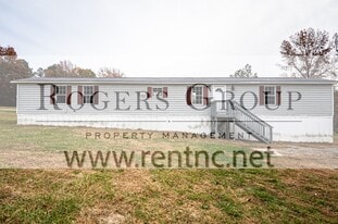 321 Hidden Lk in Kittrell, NC - Building Photo