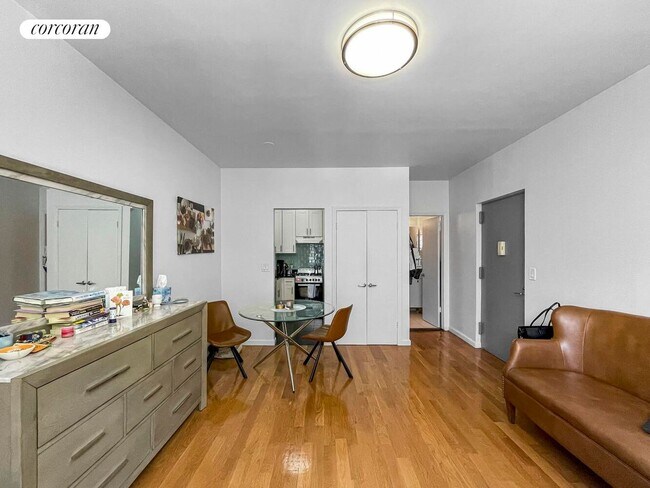 67 E 3rd St in New York, NY - Building Photo - Building Photo