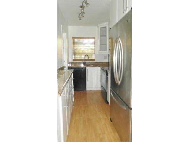 1425 Arthur St in Hollywood, FL - Building Photo