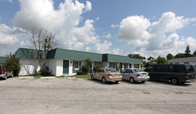 401 Domaris Ave in Lake Wales, FL - Building Photo - Building Photo