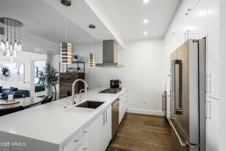 7120 E Kierland Blvd in Scottsdale, AZ - Building Photo - Building Photo