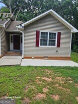 49 Cook Ln in Stockbridge, GA - Building Photo
