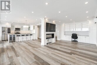 115 Antibes Dr in Toronto, ON - Building Photo - Building Photo