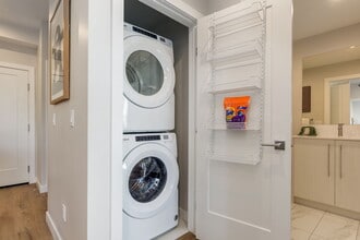 Atlas Apartments in Calgary, AB - Building Photo - Building Photo