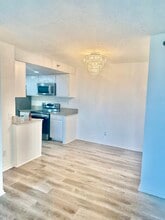 5911 Edsall Rd, Unit PH10 in Alexandria, VA - Building Photo - Building Photo