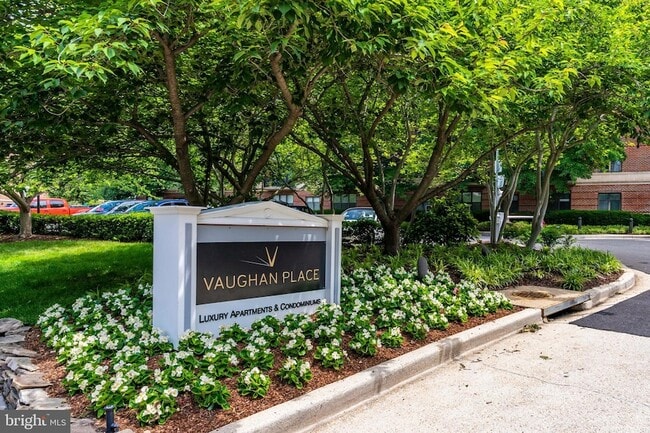 3401 38th St NW, Unit 407 in Washington, DC - Building Photo - Building Photo