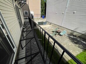 208 H St, Unit 2 in Boston, MA - Building Photo - Building Photo