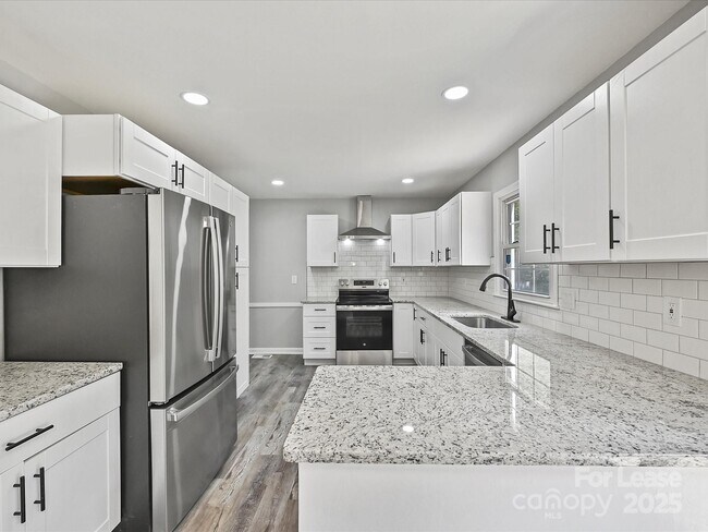 2544 Cedarwild Rd in Charlotte, NC - Building Photo - Building Photo