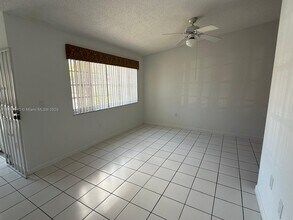 6720 NW 166th Terrace in Hialeah, FL - Building Photo - Building Photo