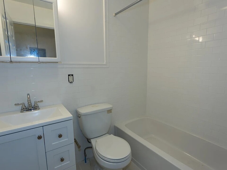 634 Court St, Unit 2 in Elizabeth, NJ - Building Photo