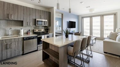 101 S Center St, Unit 623 in Arlington, TX - Building Photo - Building Photo