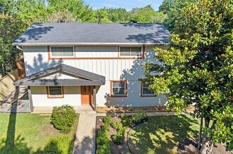 2719 Northcrest Rd in Denton, TX - Building Photo - Building Photo