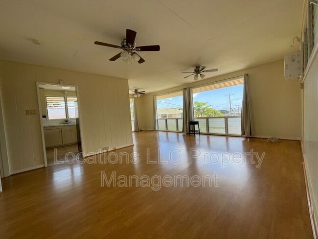 1595 Makamua St in Pearl City, HI - Building Photo - Building Photo