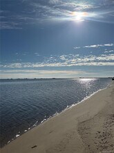 25 Shinnecock Rd in East Quogue, NY - Building Photo - Building Photo