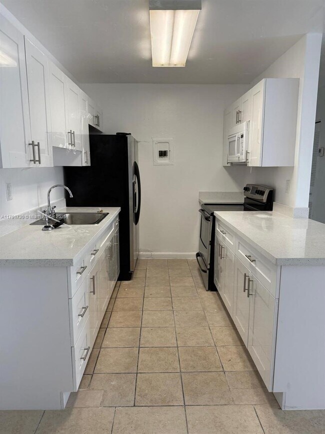 5505 NW 7th St in Miami, FL - Building Photo - Building Photo