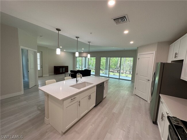 214 Indies Dr E in Naples, FL - Building Photo - Building Photo