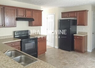 980 Brigade St in Stone Mountain, GA - Building Photo - Building Photo