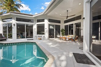 3719 Oak Ridge Cir in Weston, FL - Foto de edificio - Building Photo
