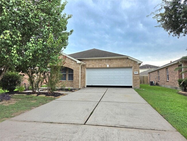 property at 14411 Groveleigh Ln