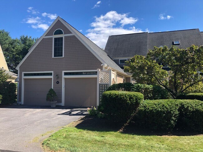 579 Sagamore Ave in Portsmouth, NH - Building Photo - Building Photo