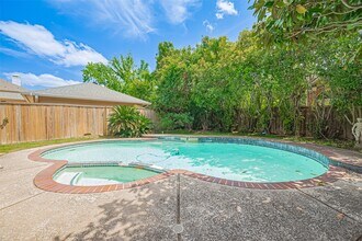 36 Watermill Pl in Sugar Land, TX - Building Photo - Building Photo