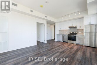 3030 Pharmacy Ave in Toronto, ON - Building Photo - Building Photo