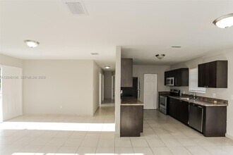 18931 NW 33rd Pl in Miami Gardens, FL - Building Photo - Building Photo