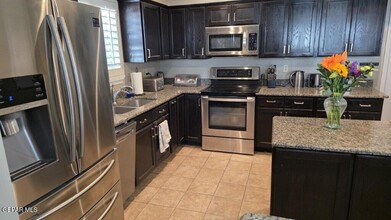 10557 Breezeway Ave in El Paso, TX - Building Photo - Building Photo