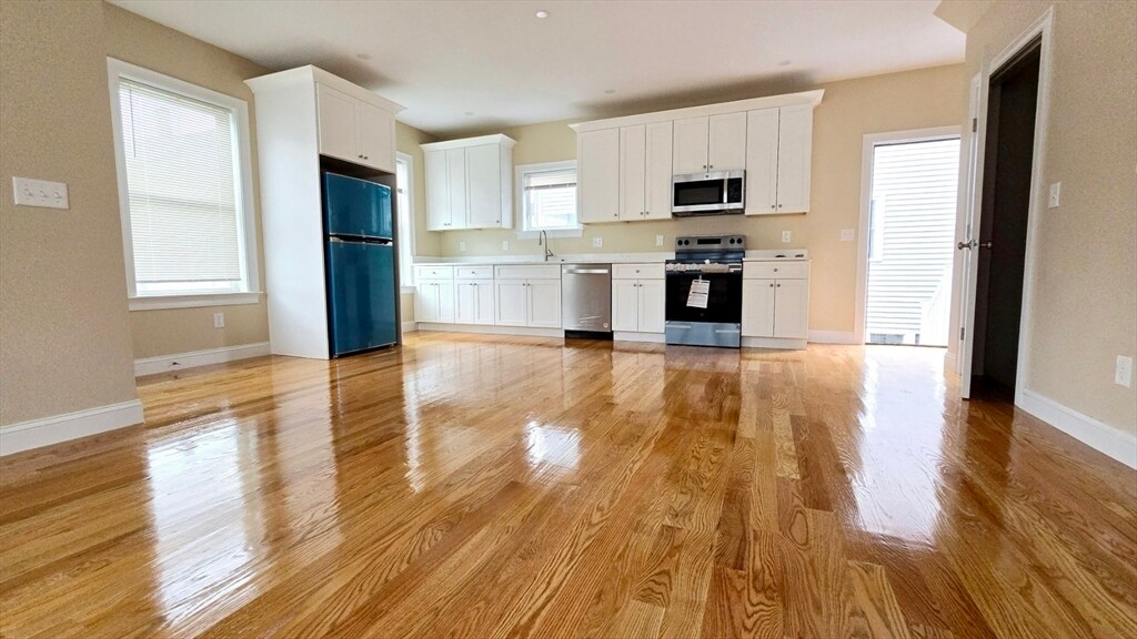 66 Waverly St in Boston, MA - Building Photo