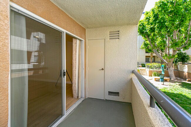 property at 5525 Canoga Ave