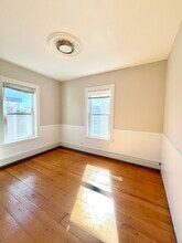 1 Folsom Ave, Unit 3 in Boston, MA - Foto de edificio - Building Photo