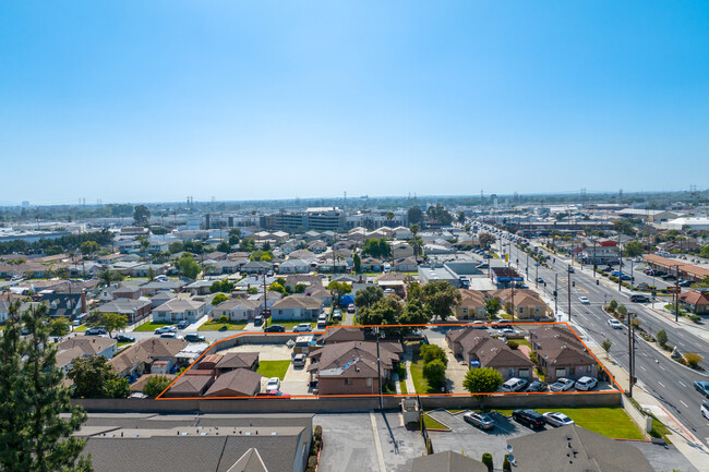 10900 Lillian Ln in South Gate, CA - Building Photo - Building Photo