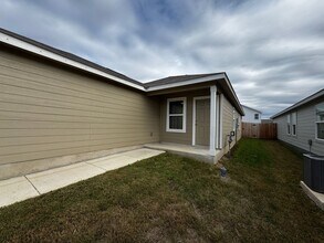 9820 Carome Ml Dr in San Antonio, TX - Building Photo - Building Photo