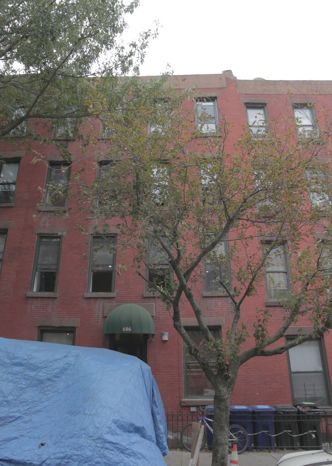 686 Sackett St in Brooklyn, NY - Building Photo - Building Photo