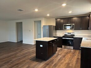 13723 Redtail Lndg in San Antonio, TX - Building Photo - Building Photo