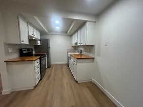 11556 Greenwood Ave N in Seattle, WA - Building Photo - Building Photo