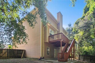 2011 Chelton Way SE in Smyrna, GA - Building Photo - Building Photo