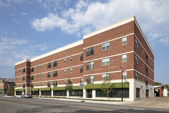 North Harrison Senior in Shelbyville, IN - Foto de edificio - Building Photo