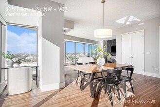 335 Bridge St NW in Grand Rapids, MI - Building Photo - Building Photo