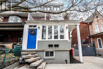 263 Brock Ave in Toronto, ON - Building Photo - Building Photo