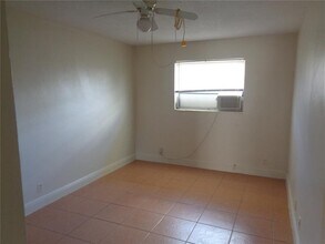 3640 NE 1st Ave. in Oakland Park, FL - Building Photo - Building Photo