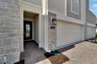 392 Nine Iron Dr in Davenport, FL - Building Photo - Building Photo