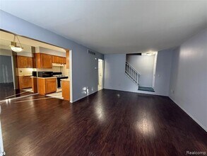 15817 Charleston Dr in Clinton Township, MI - Building Photo - Building Photo