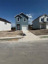111 Kendall Ln in Maxwell, TX - Building Photo