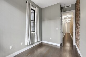 60 New York Ave-Unit -D in New York, NY - Building Photo - Building Photo