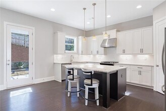 1859 Commons Pl NW in Atlanta, GA - Building Photo - Building Photo