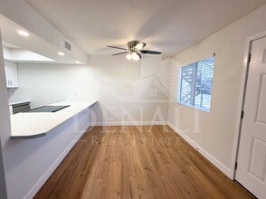 18202 N Cave Creek Rd in Phoenix, AZ - Building Photo - Building Photo