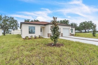2539 Slim Haywood Ave in Tavares, FL - Building Photo - Building Photo