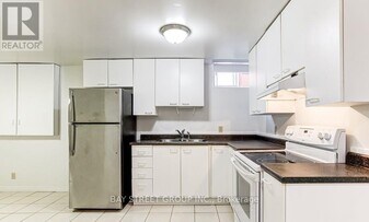 12 Marcus Crescent in Markham, ON - Building Photo