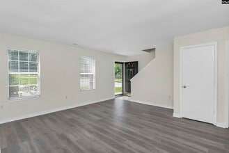 600 Hulon Cir in West Columbia, SC - Building Photo - Building Photo